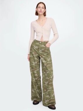 NWT Gap Mid Rise baggy Camo Jeans Sz 27/4 (#746885)